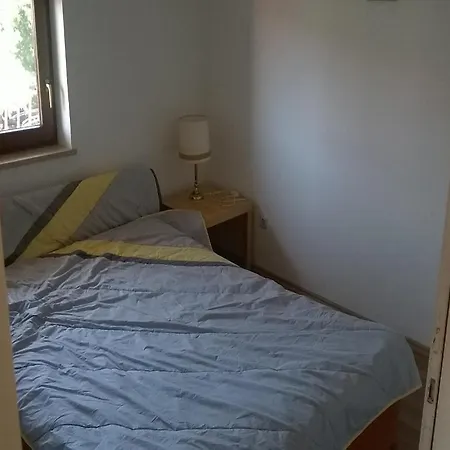 Bernie Apartman